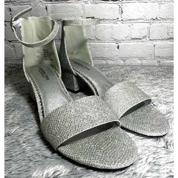 London Fog Nikki Silver Glitter Ankle Strap Block Heels 6.5M Bling Pumps Wedding - Picture 4 of 9